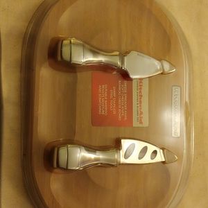 NEW Kitchen Aid Cheese Knives and Board Set